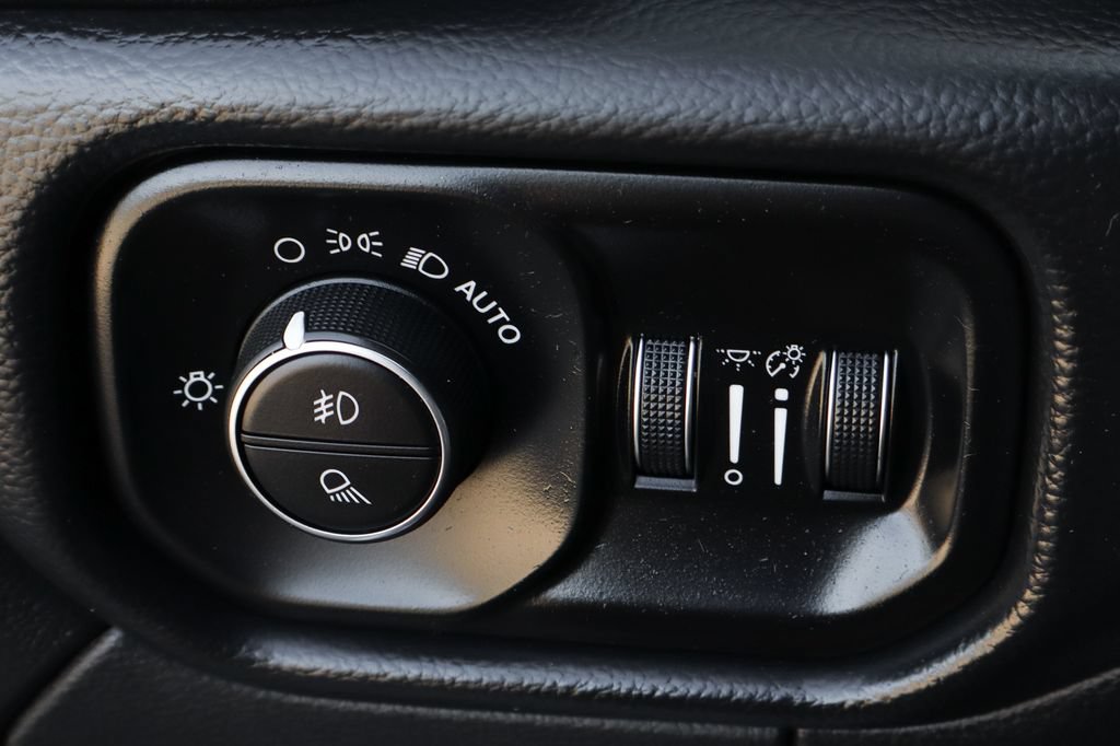 Used 2020 RAM 2500 Laramie w/ Night Edition AWD/4WD image 26