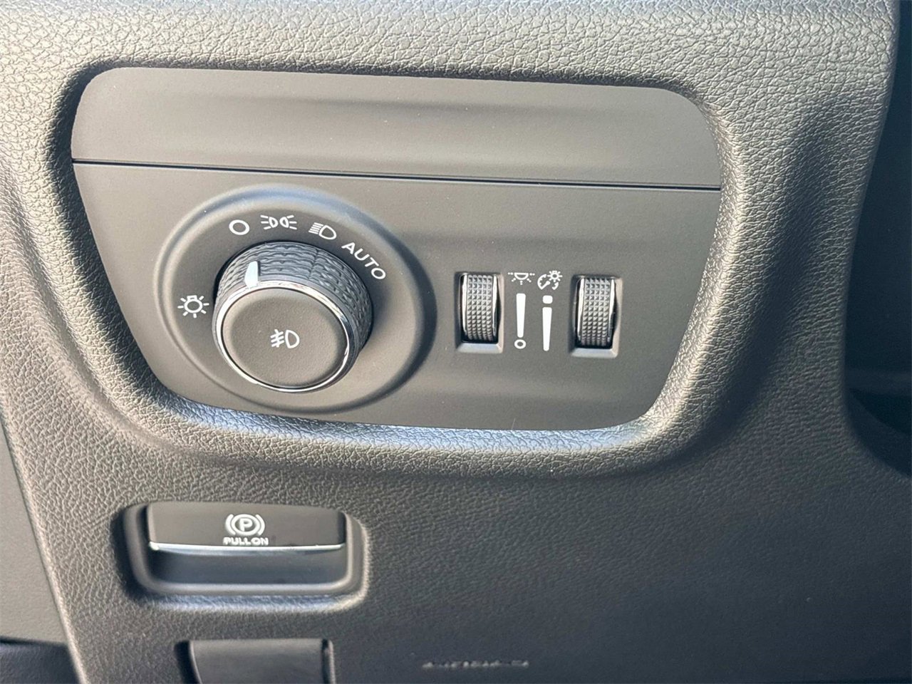 New 2025 Jeep Grand Cherokee L Limited w/ Black Appearance Package image 11