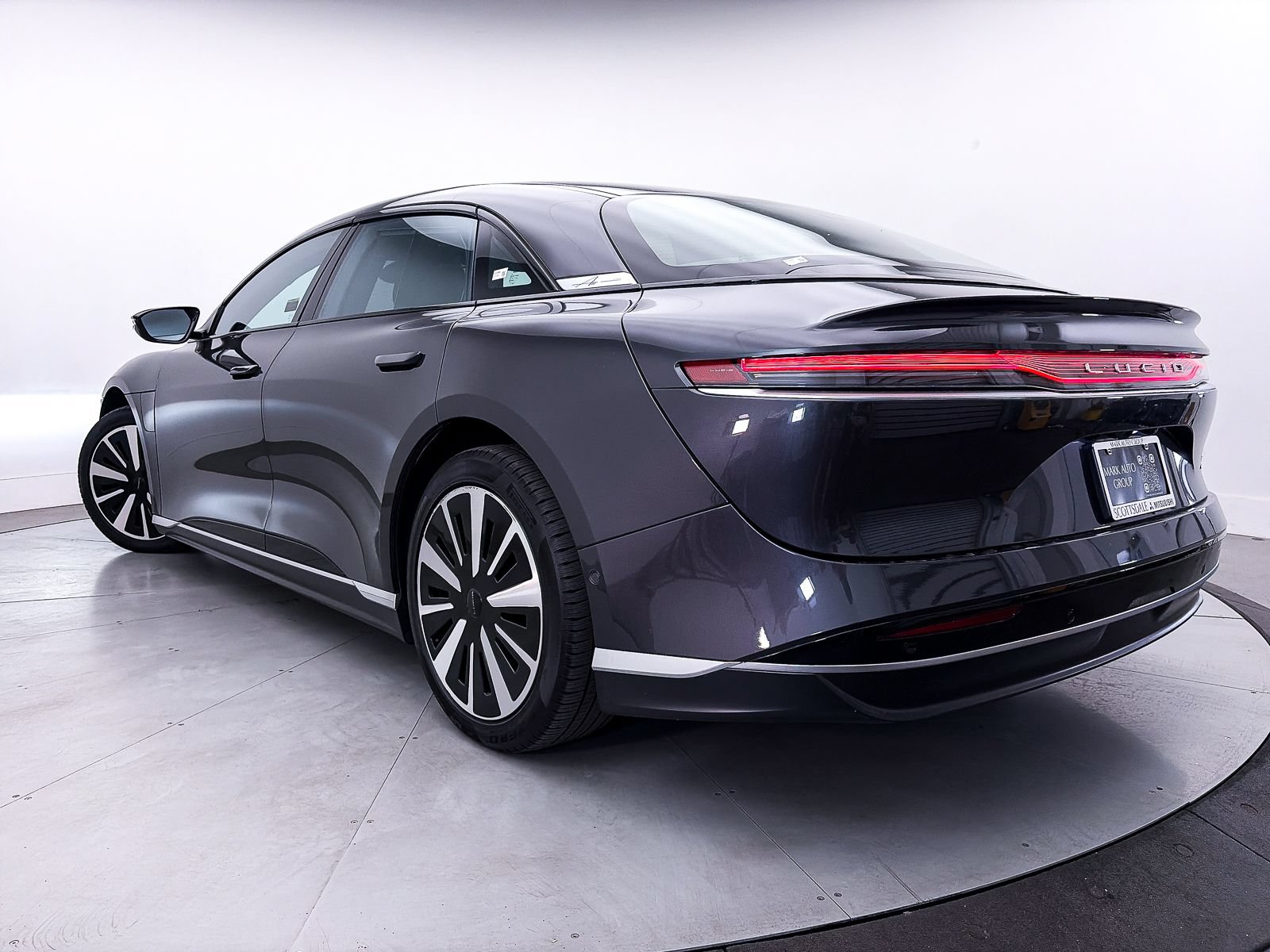Used 2024 Lucid Air Touring AWD/4WD image 2
