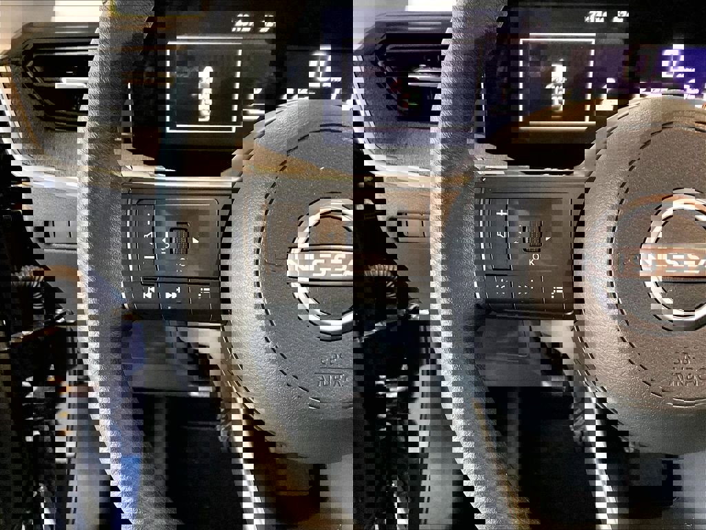 Used 2025 Nissan Kicks SV image 23