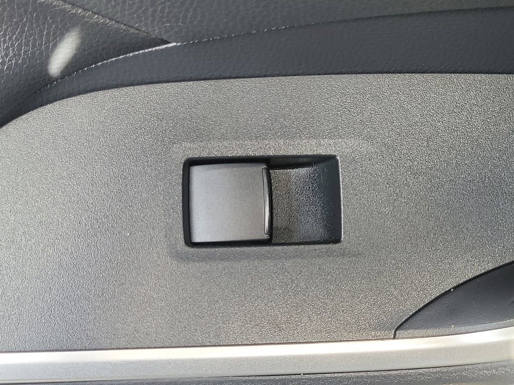 Used 2019 Toyota RAV4 XLE FWD image 19