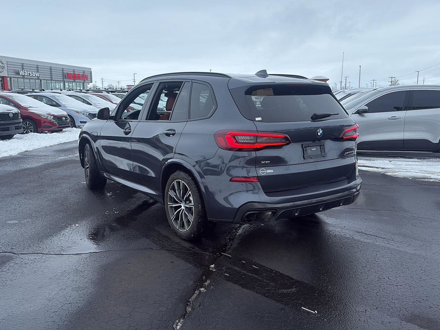 Used 2021 BMW X5 M50i w/ Executive Package image 3