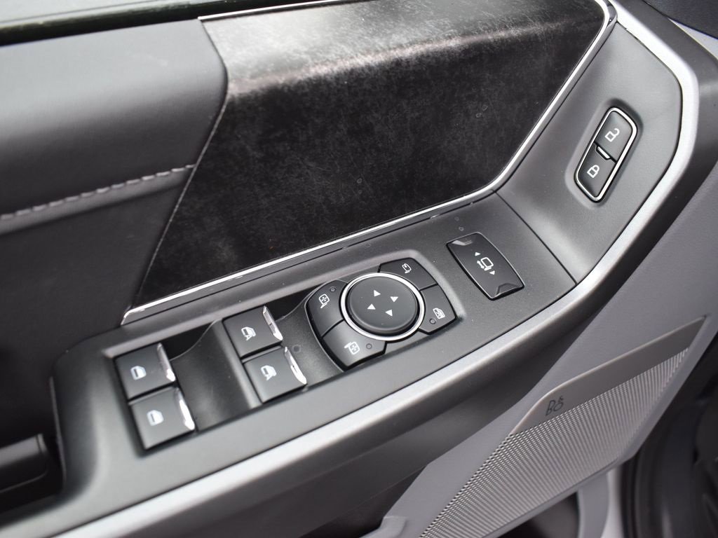 New 2025 Ford F350 XLT w/ Black Appearance Package image 11