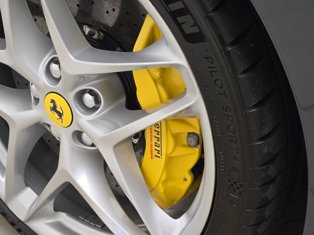 Used 2021 Ferrari Roma RWD image 14