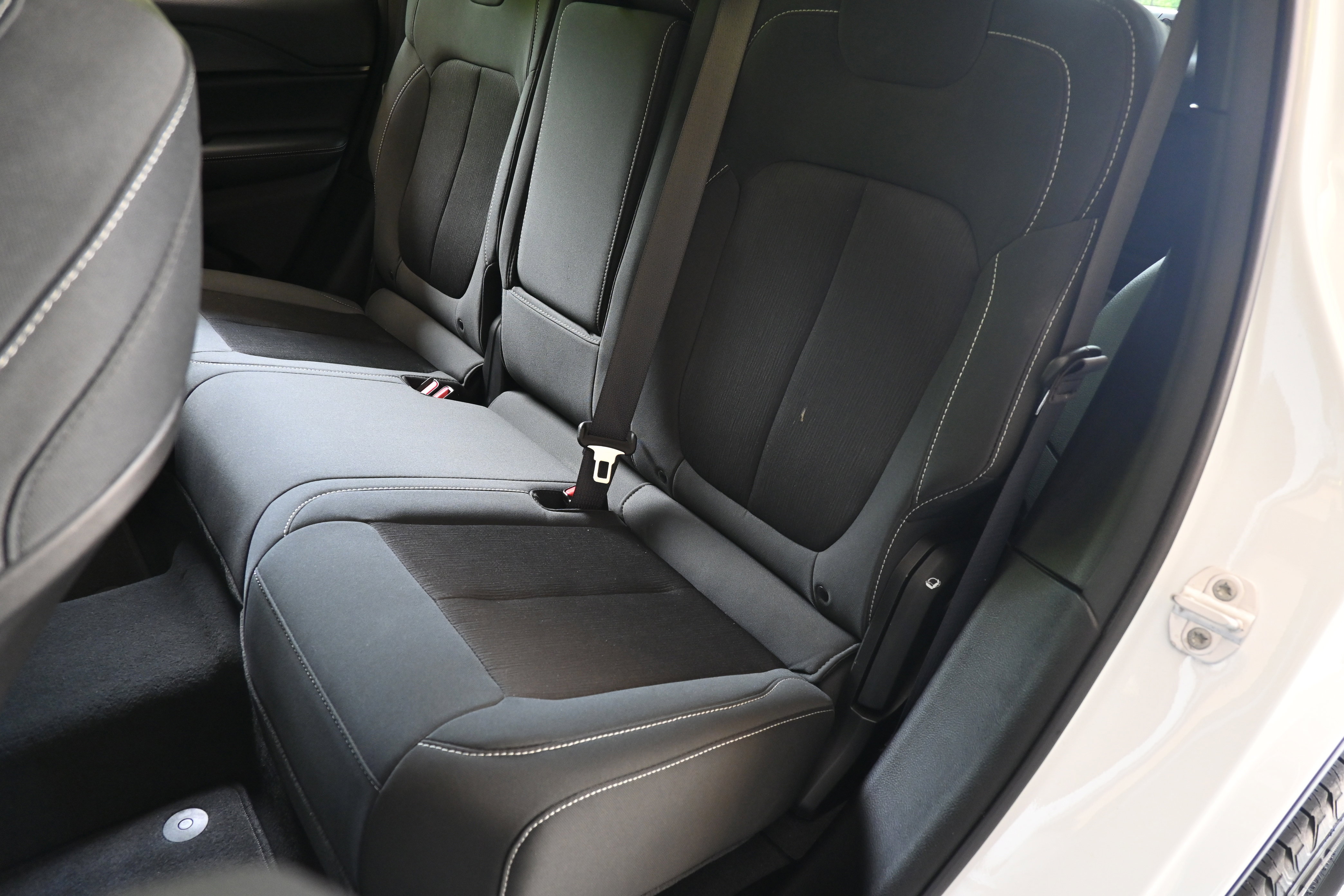 Used 2024 Jeep Grand Cherokee Laredo w/ MOPAR Finishing Package image 17