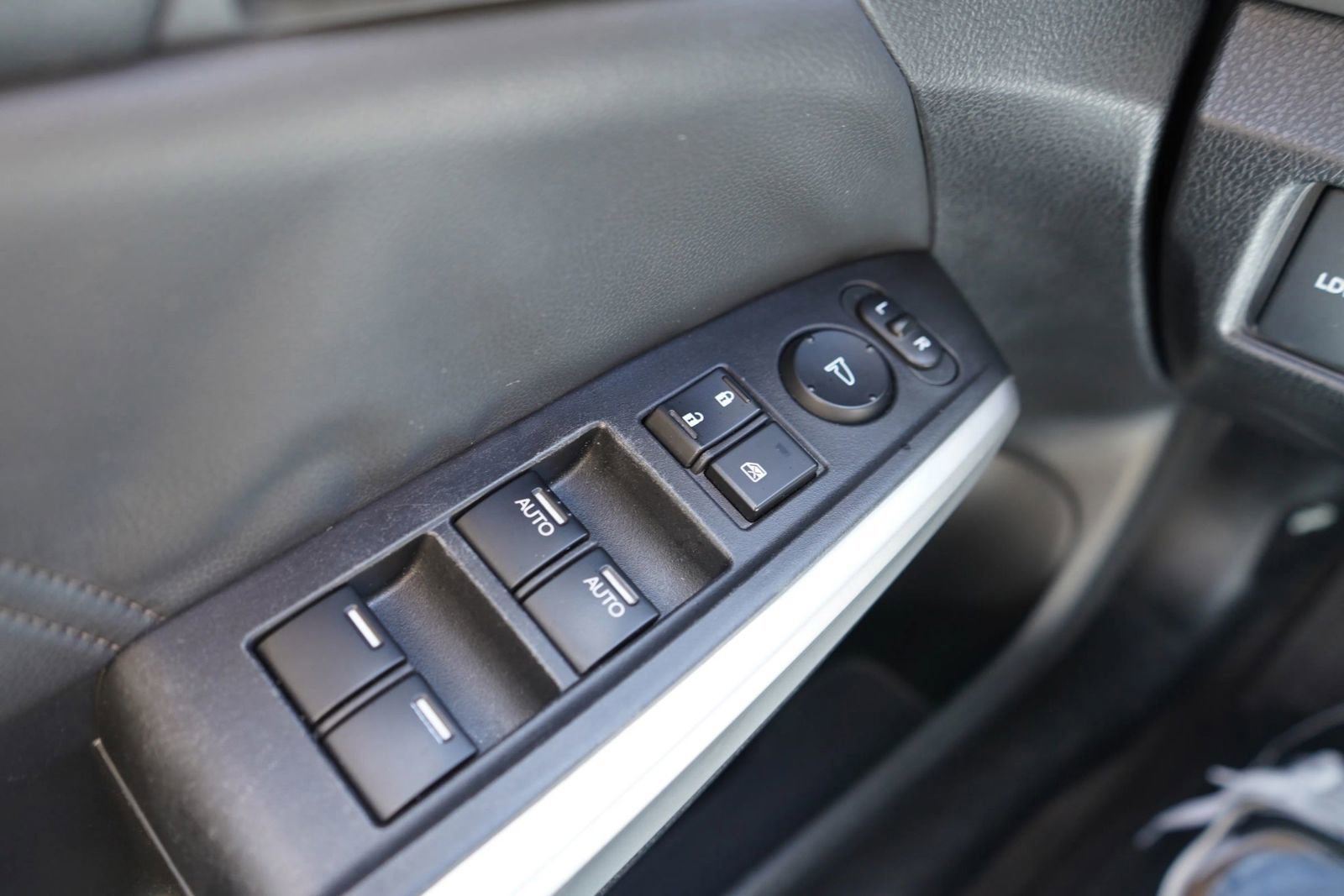 Used 2015 Honda Crosstour EX-L image 13