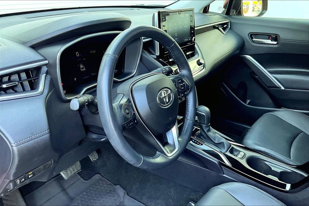 Certified 2022 Toyota Corolla Cross XLE w/ Convenience Package image 17
