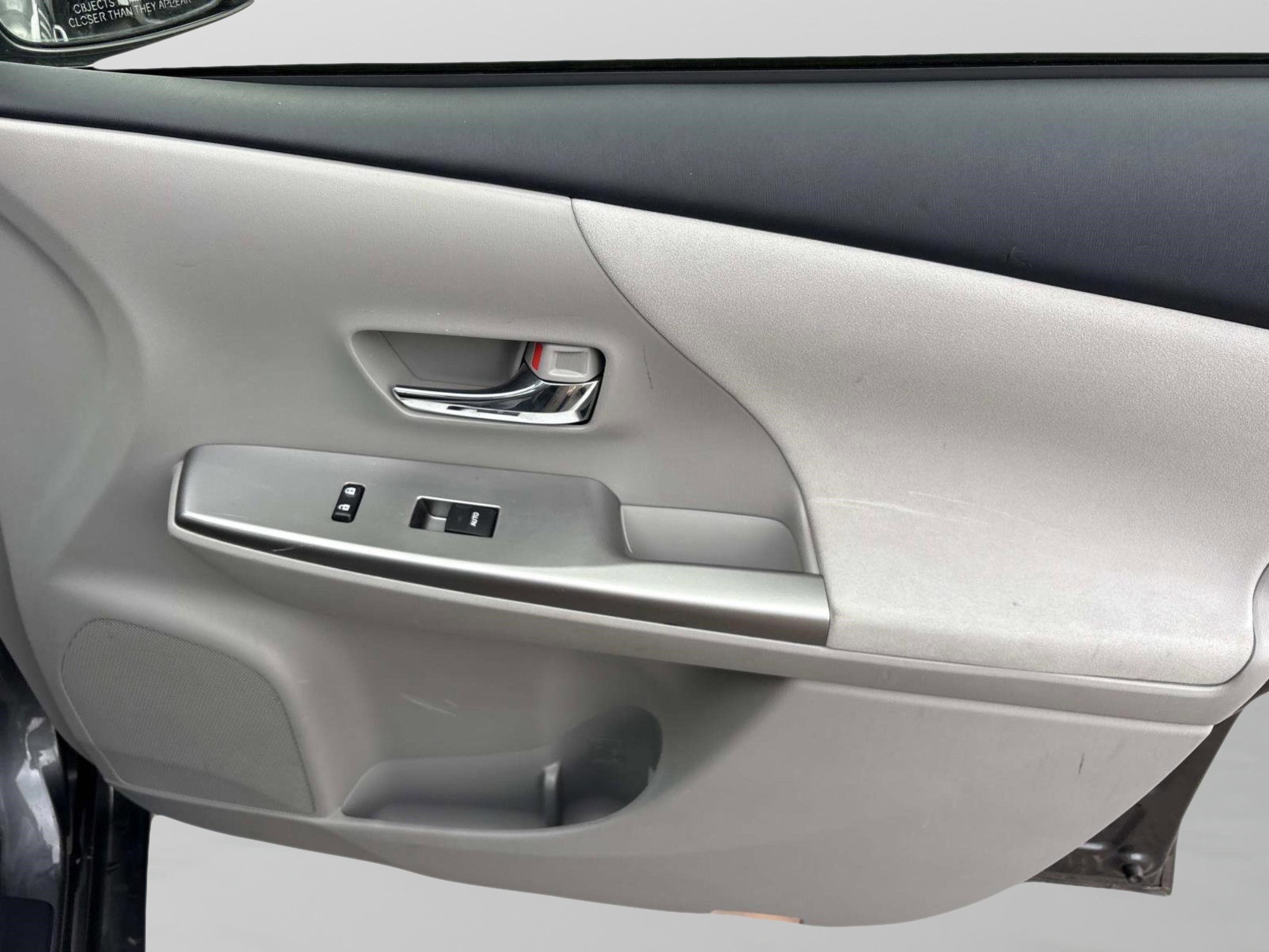 Used 2016 Toyota Prius V Two image 22