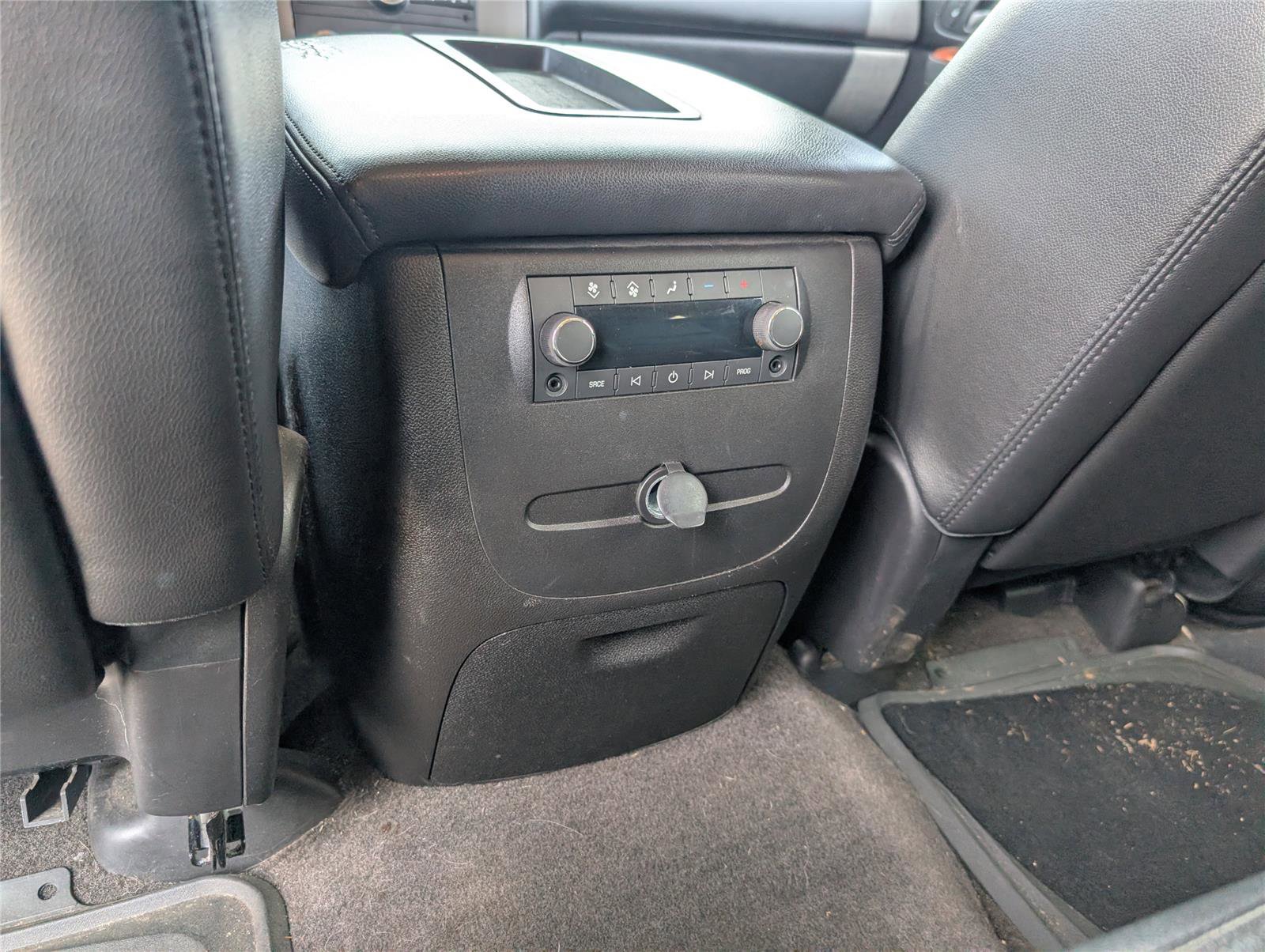 Used 2013 GMC Yukon SLT image 24