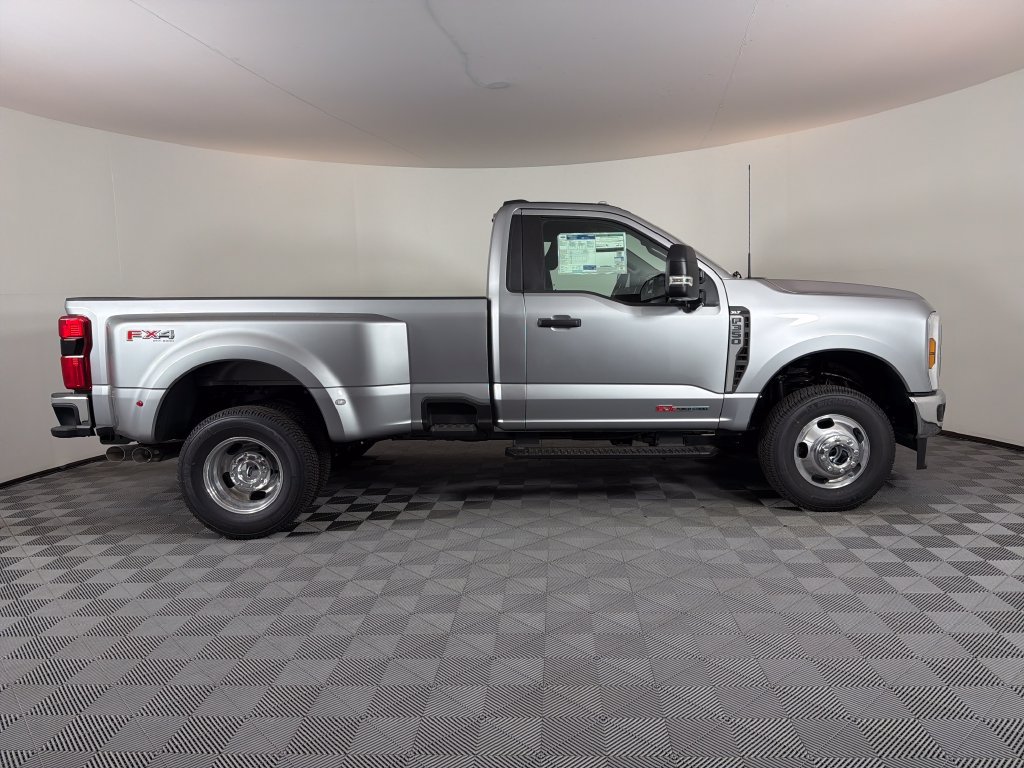 New 2027 Ford F350 XLT w/ 360-Degree Camera Package AWD/4WD image 2
