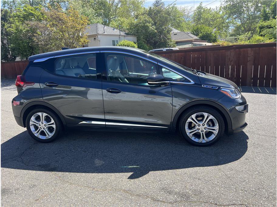 Used 2017 Chevrolet Bolt LT image 2