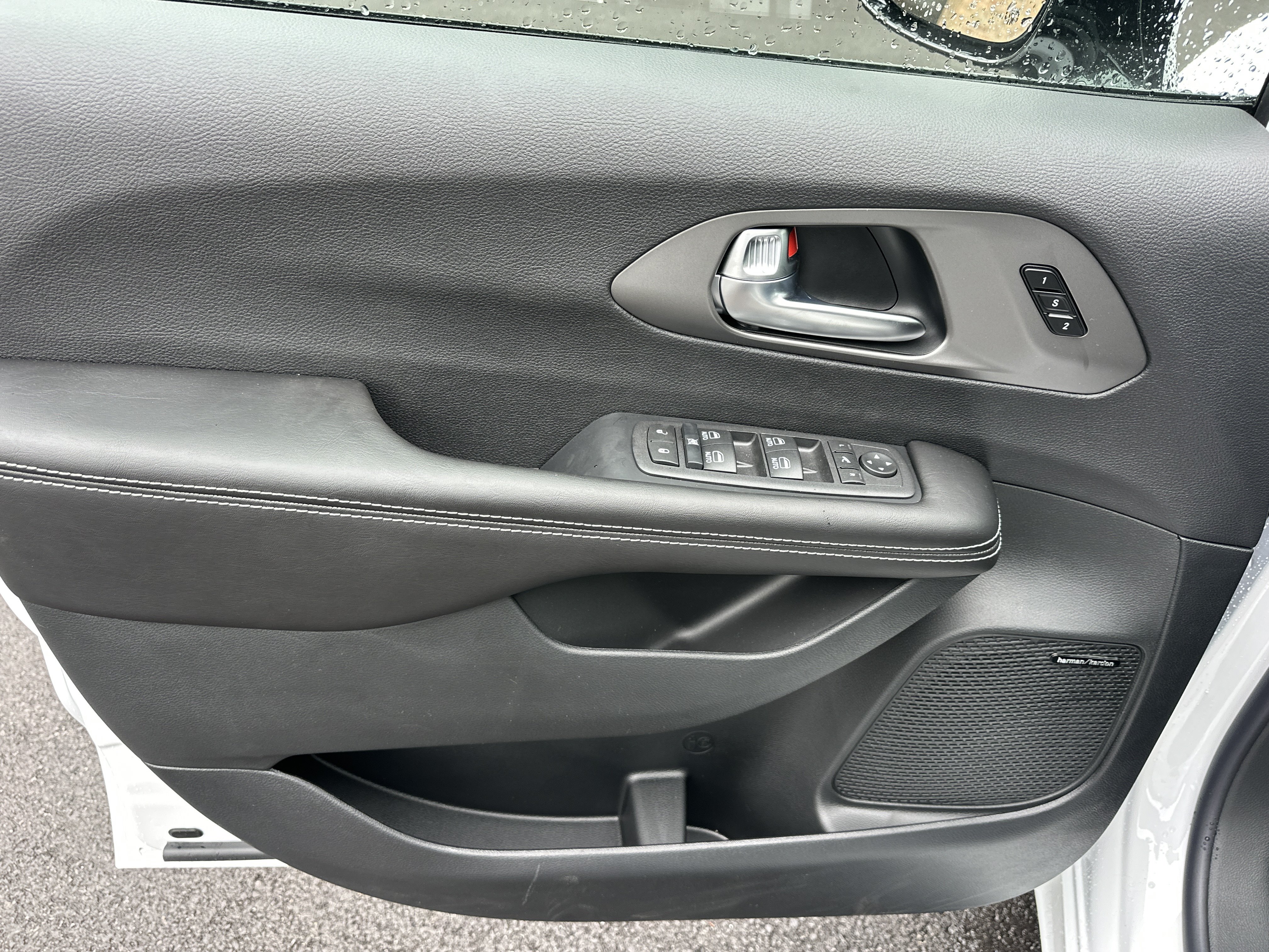 New 2027 Chrysler Pacifica Limited FWD image 29