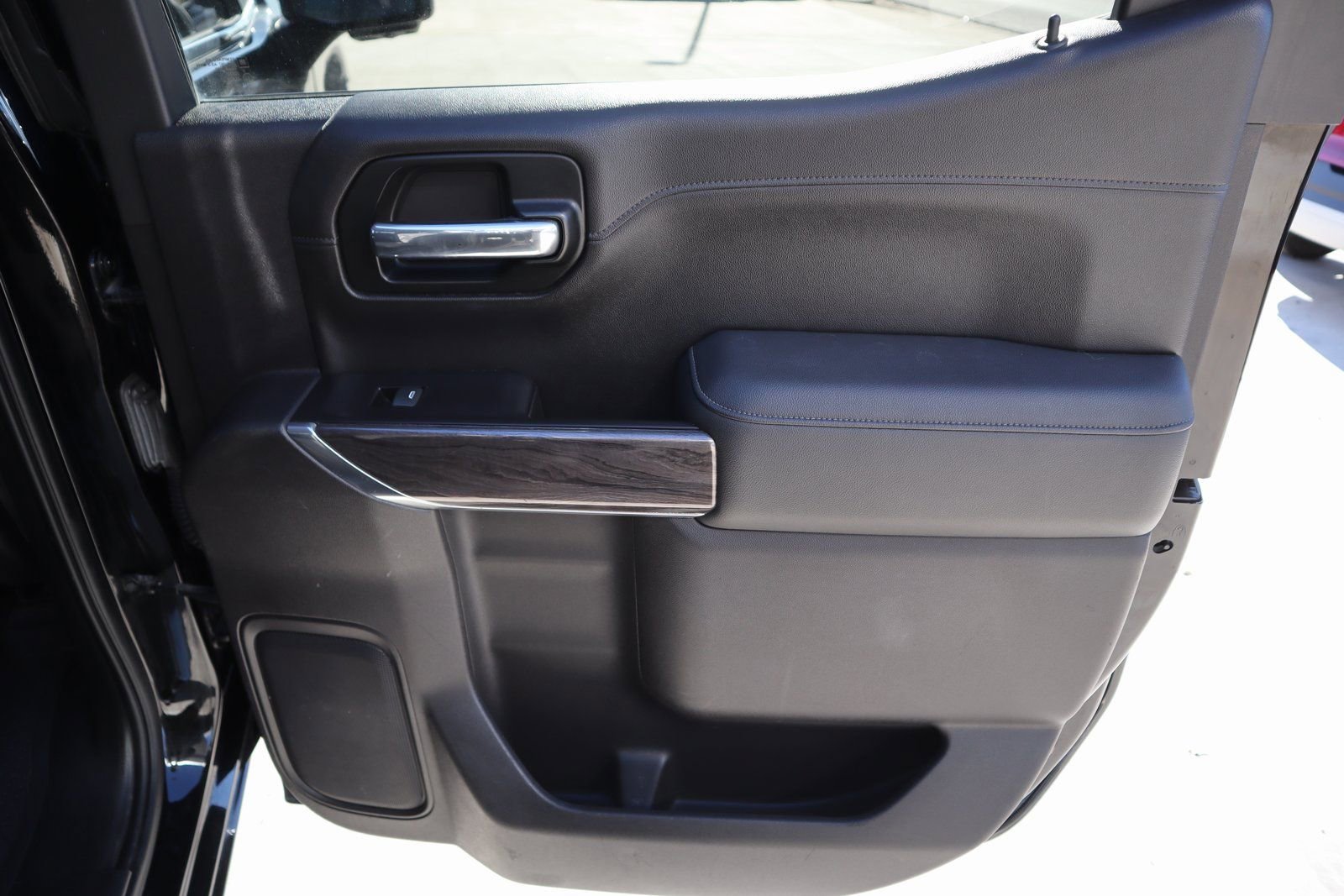 Used 2019 Chevrolet Silverado 1500 LTZ w/ LTZ Texas Edition image 18