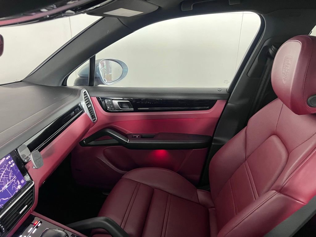 Certified 2023 Porsche Cayenne AWD/4WD image 25