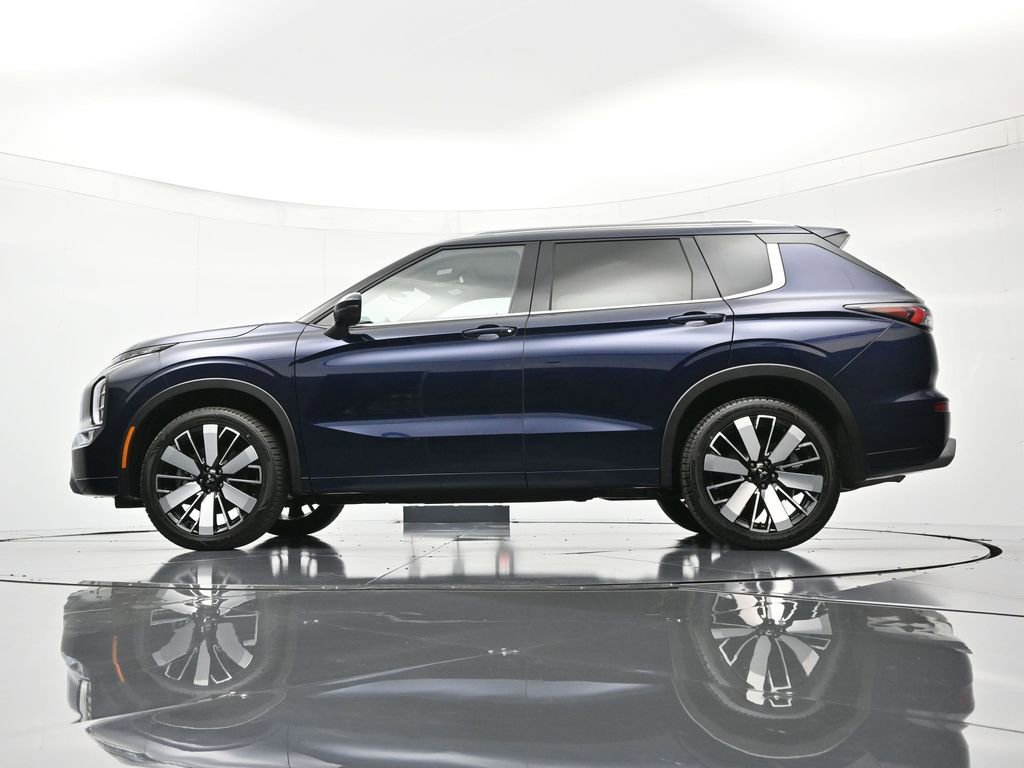 Used 2025 Mitsubishi Outlander SEL image 46