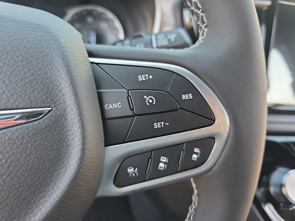 New 2026 Chrysler Pacifica Select image 20