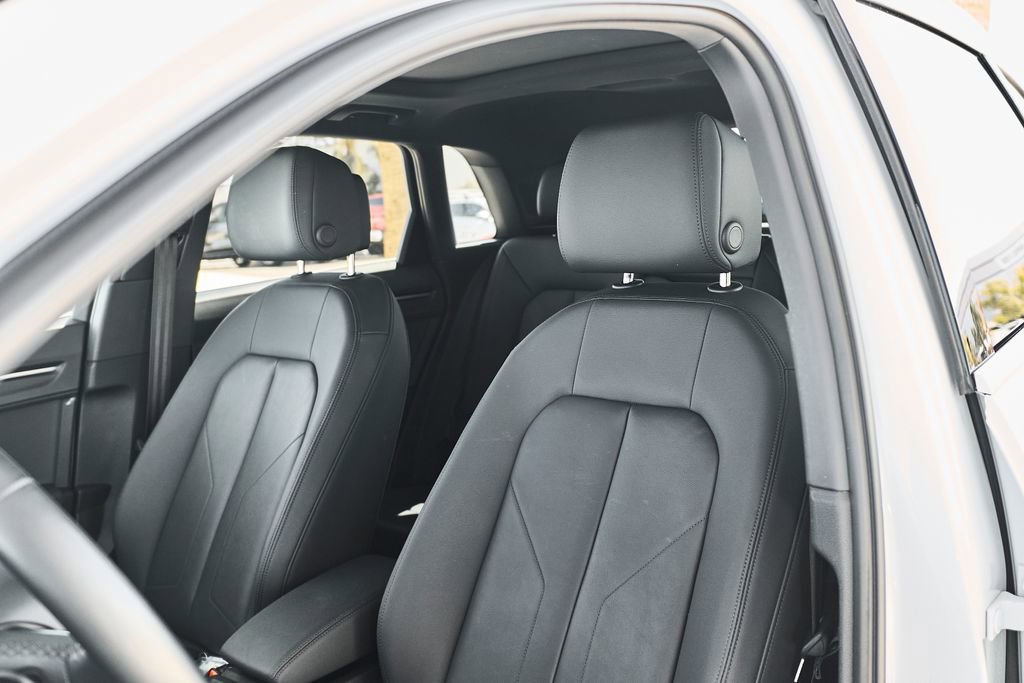 Used 2025 Audi Q3 2.0T Premium AWD/4WD image 38