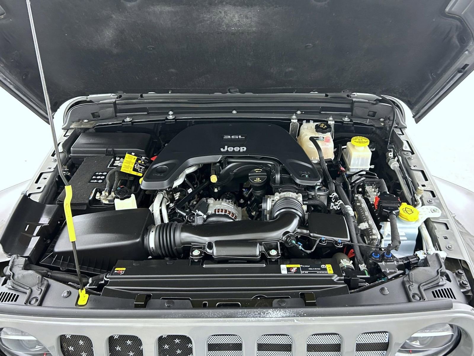 Used 2021 Jeep Gladiator Sport image 25