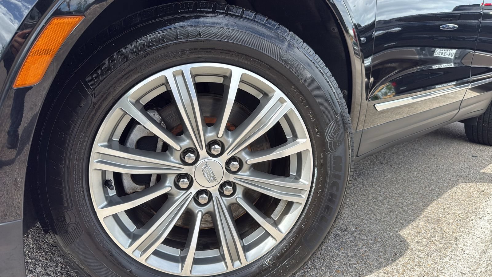 Used 2017 Cadillac XT5 Luxury w/ Driver Awareness Package FWD image 27