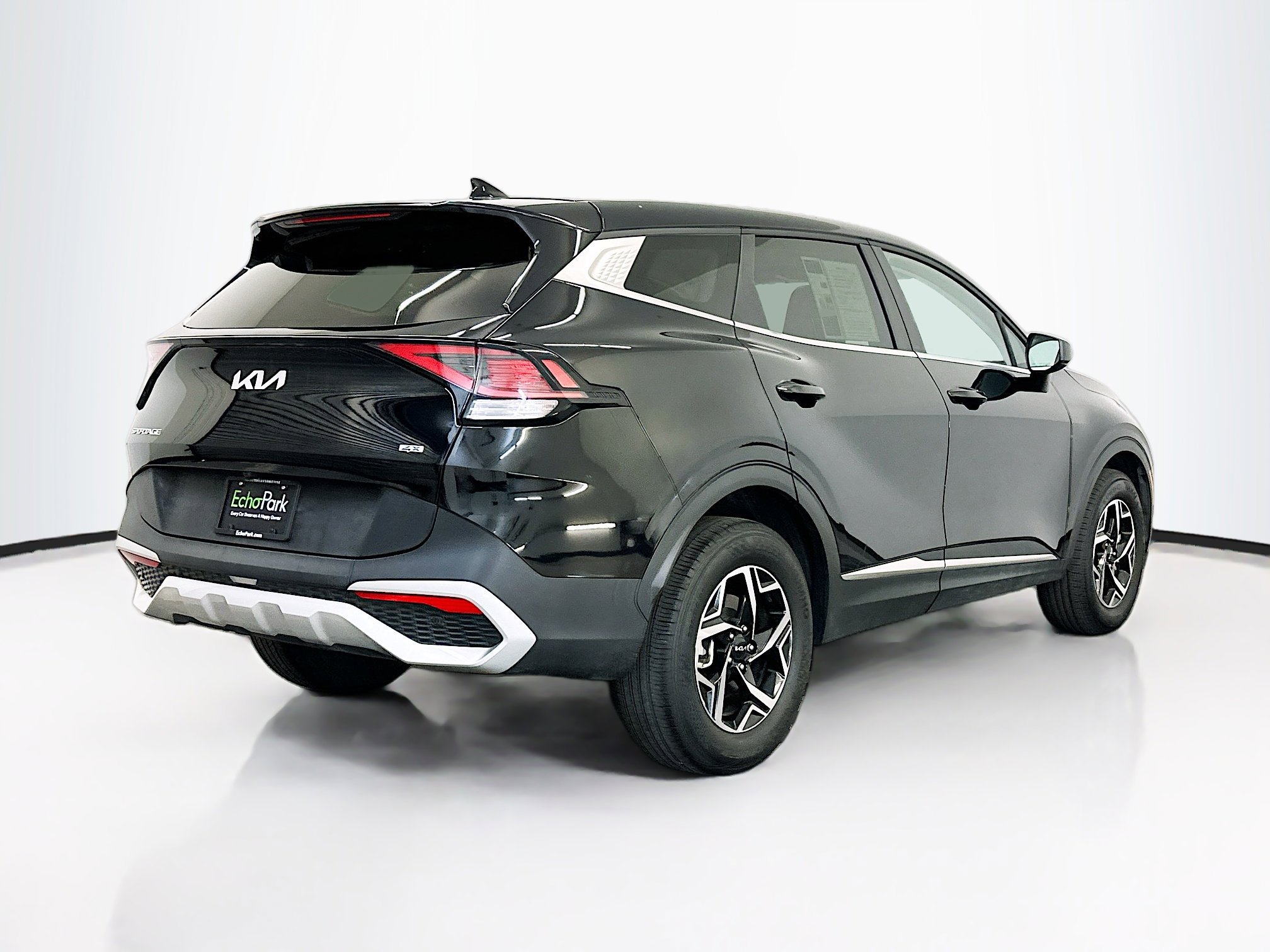 Used 2025 Kia Sportage LX image 9