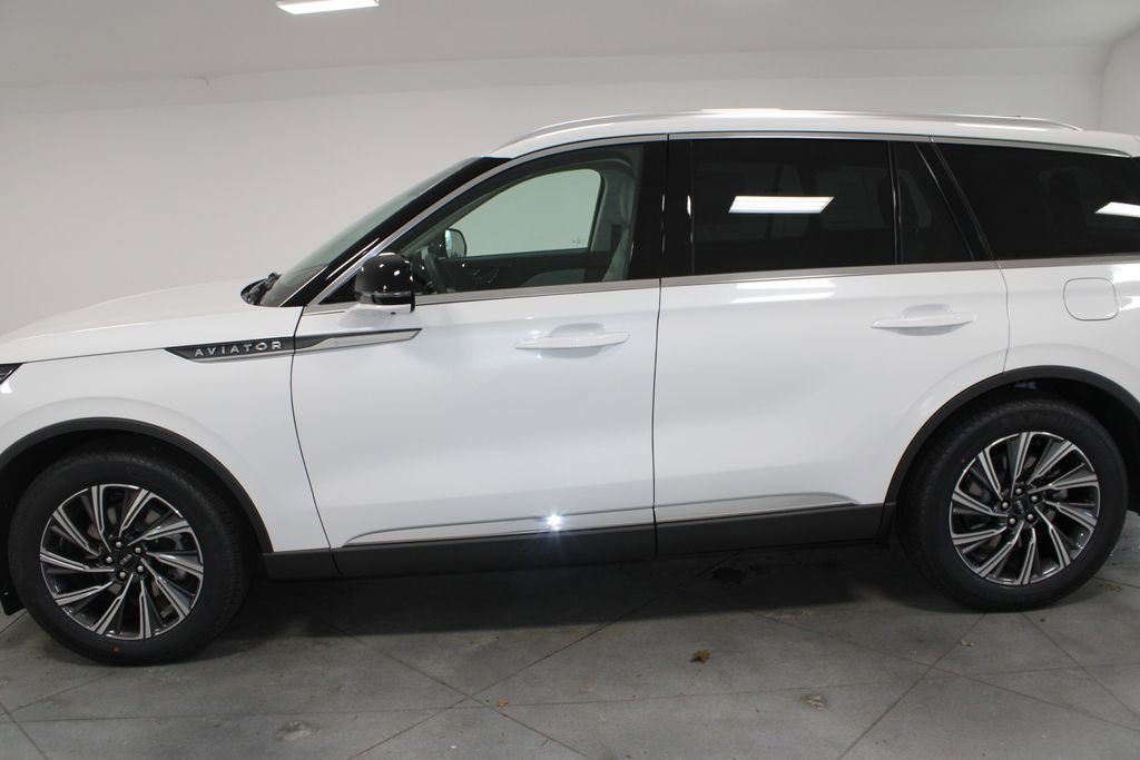 New 2026 Lincoln Aviator 2WD image 5