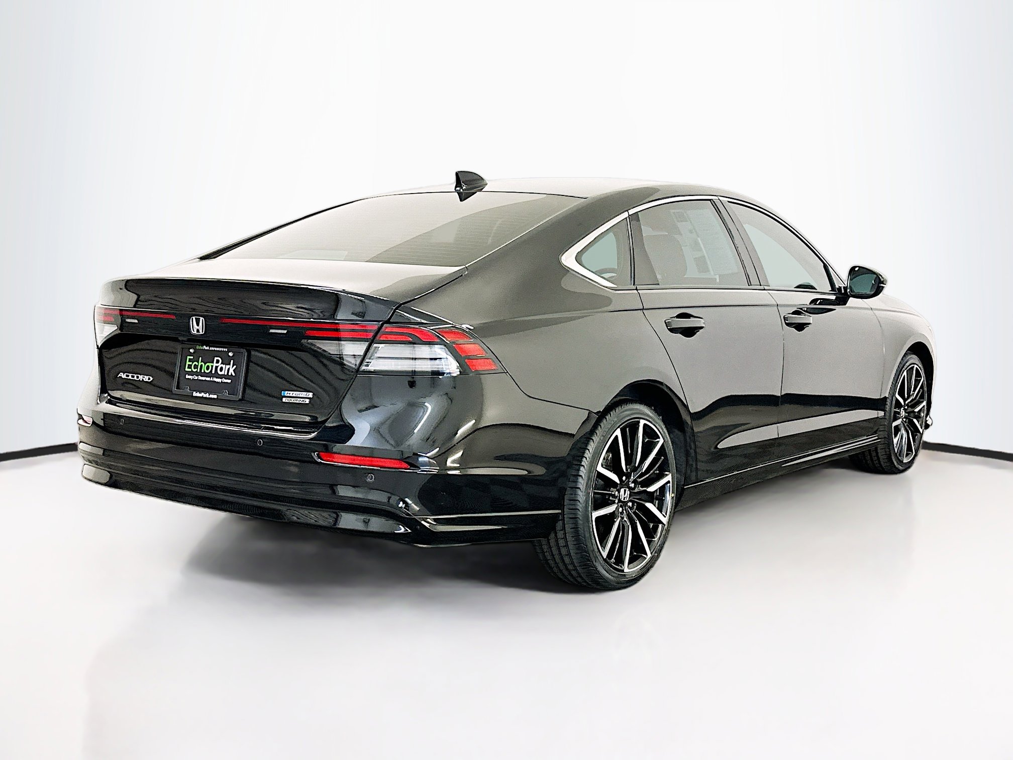 Used 2023 Honda Accord Touring image 9