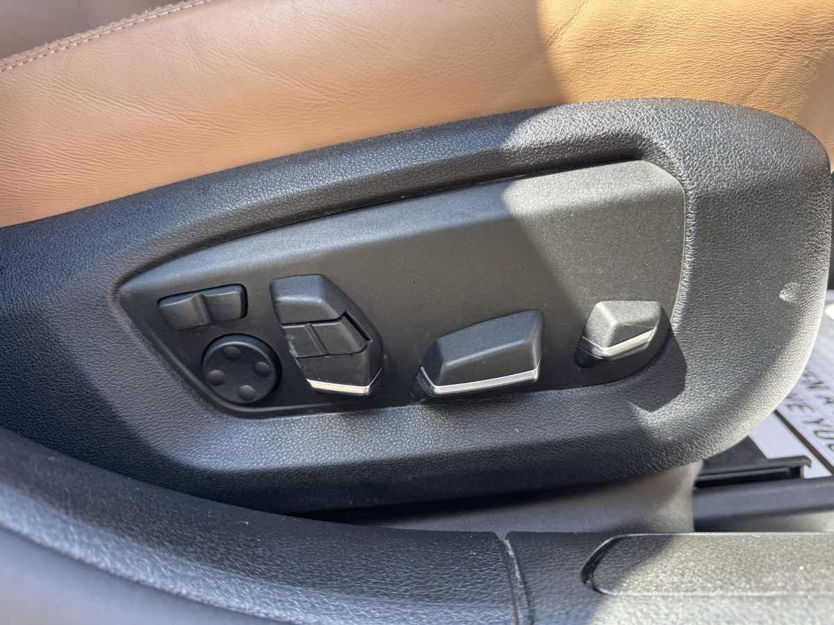 Used 2015 BMW 740Li image 33