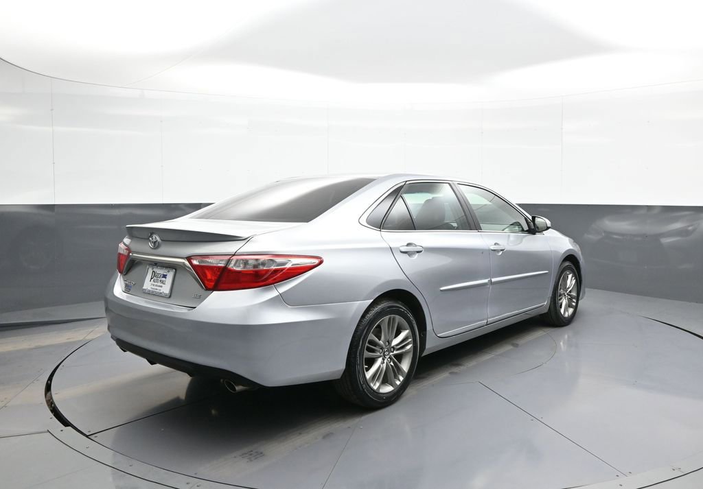 Used 2017 Toyota Camry SE w/ Protection Package (Q2) FWD image 6