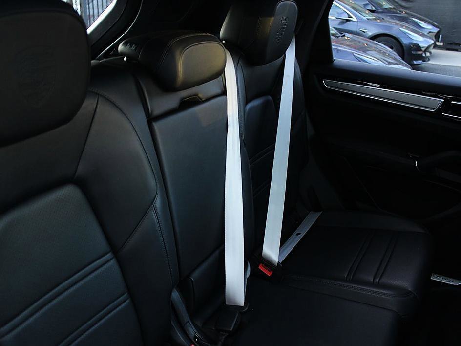 Used 2022 Porsche Cayenne Platinum Edition AWD/4WD image 22