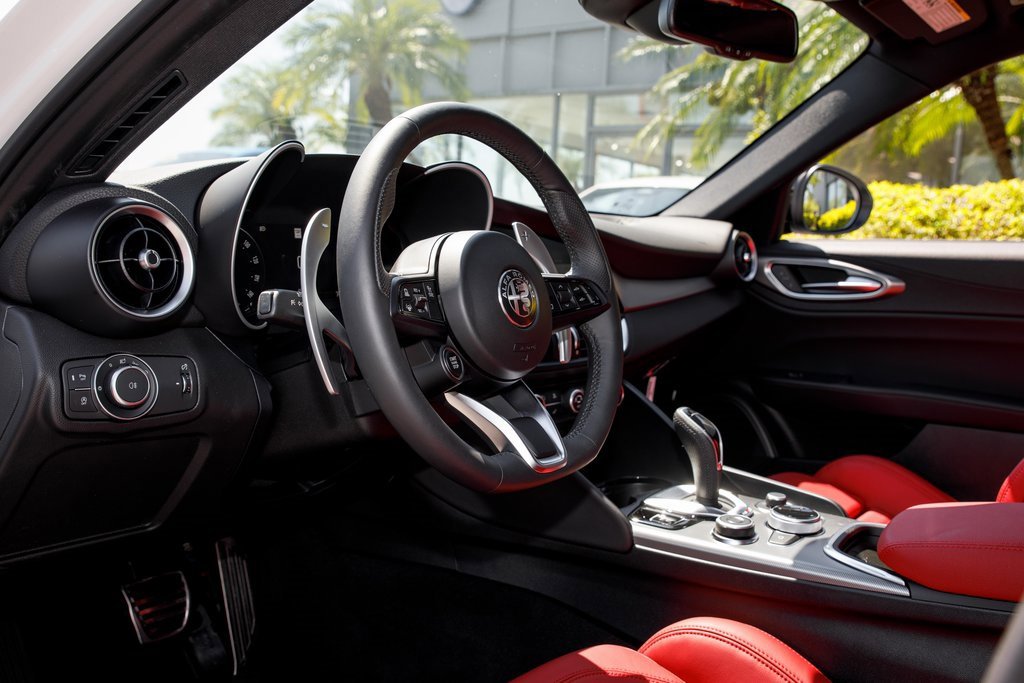 New 2025 Alfa Romeo Giulia w/ Veloce Package Rwd image 25