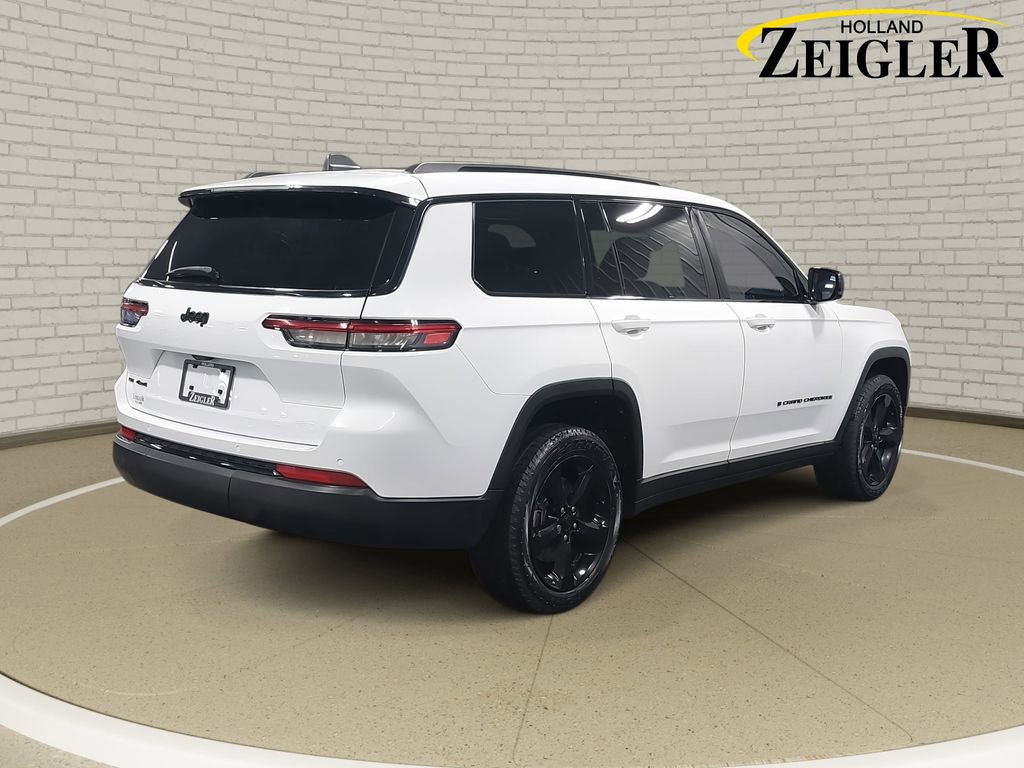Used 2023 Jeep Grand Cherokee L Laredo image 5