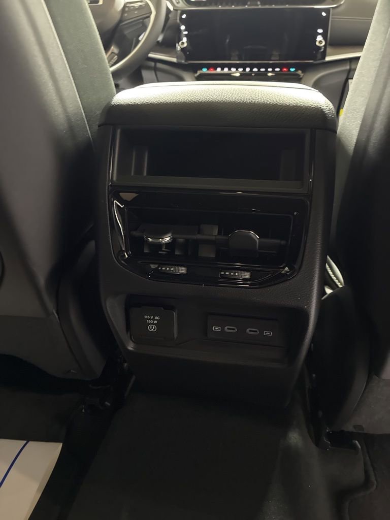 New 2026 Jeep Grand Cherokee Altitude AWD/4WD image 27