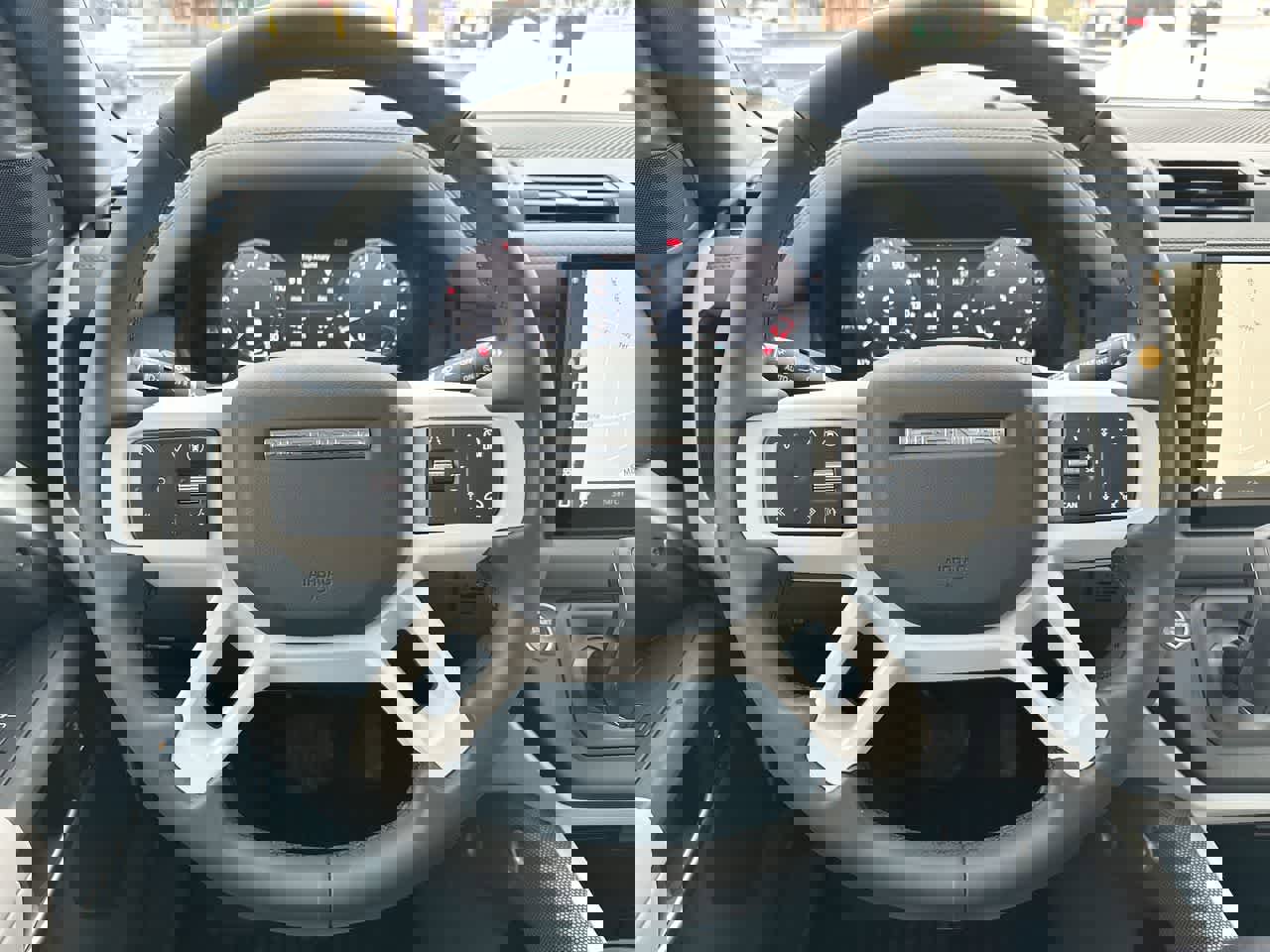 Used 2025 Land Rover Defender 90 S image 26