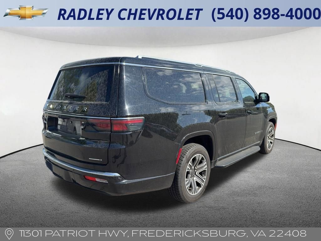 Used 2024 Jeep Wagoneer L Series II w/ Flexible Seating Group AWD/4WD image 5