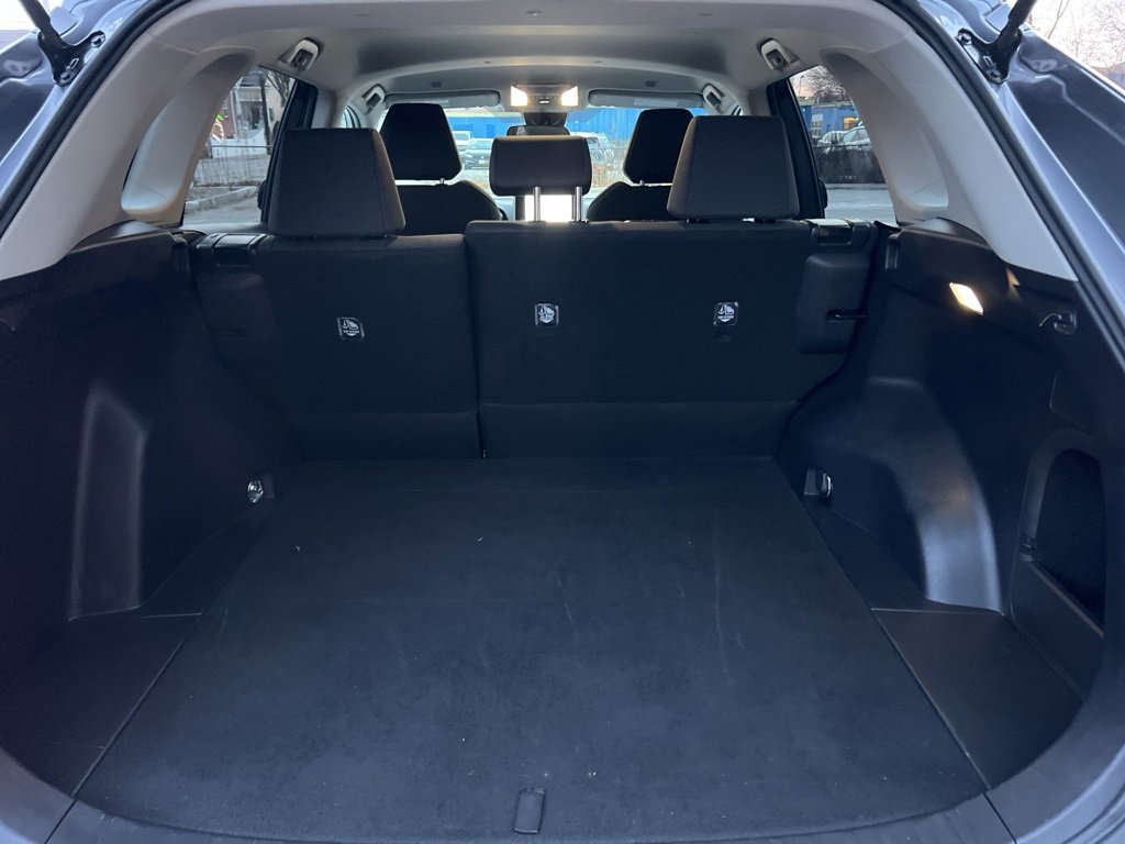Used 2025 Toyota RAV4 LE image 27