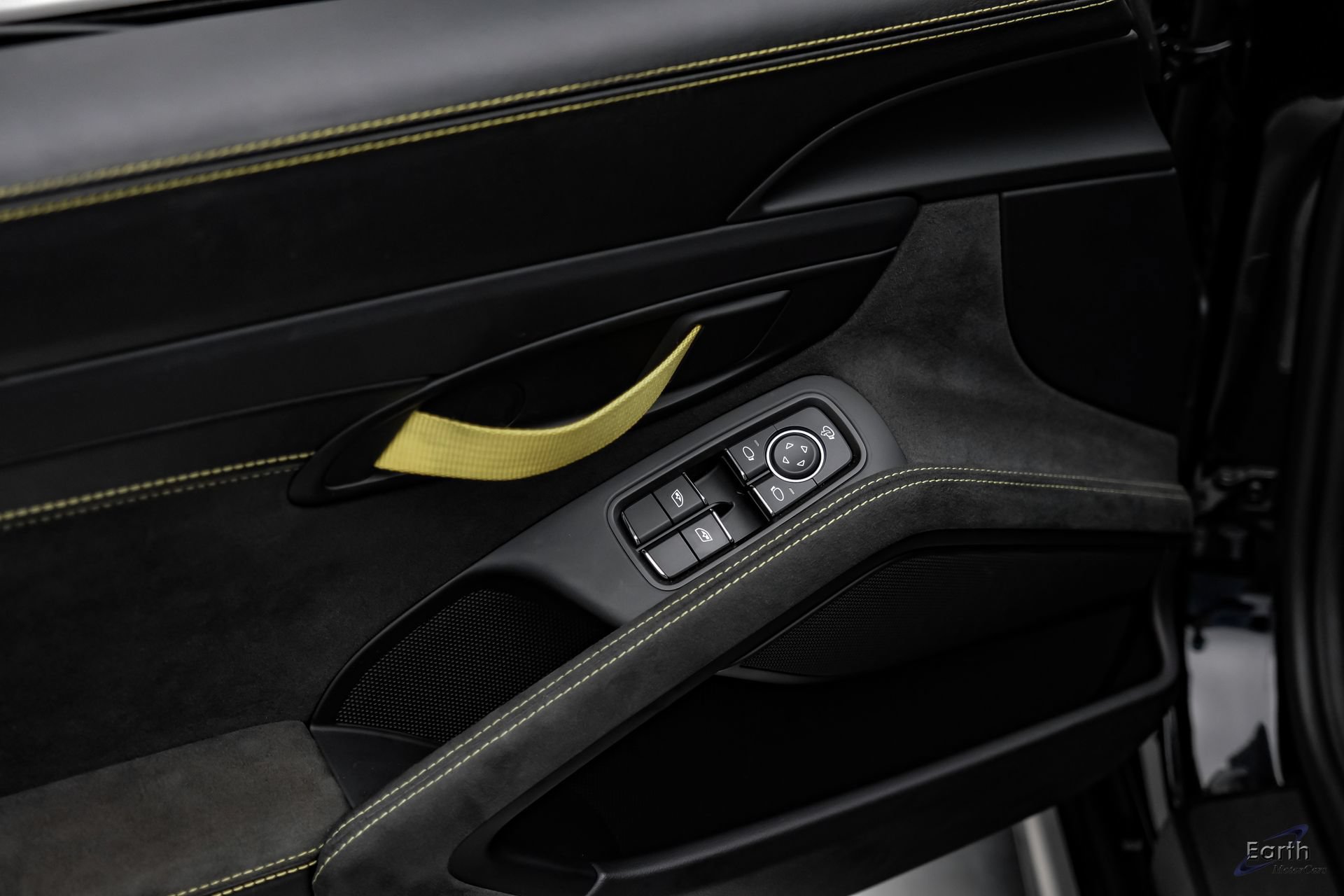 Used 2021 Porsche 718 Cayman GT4 RWD image 90