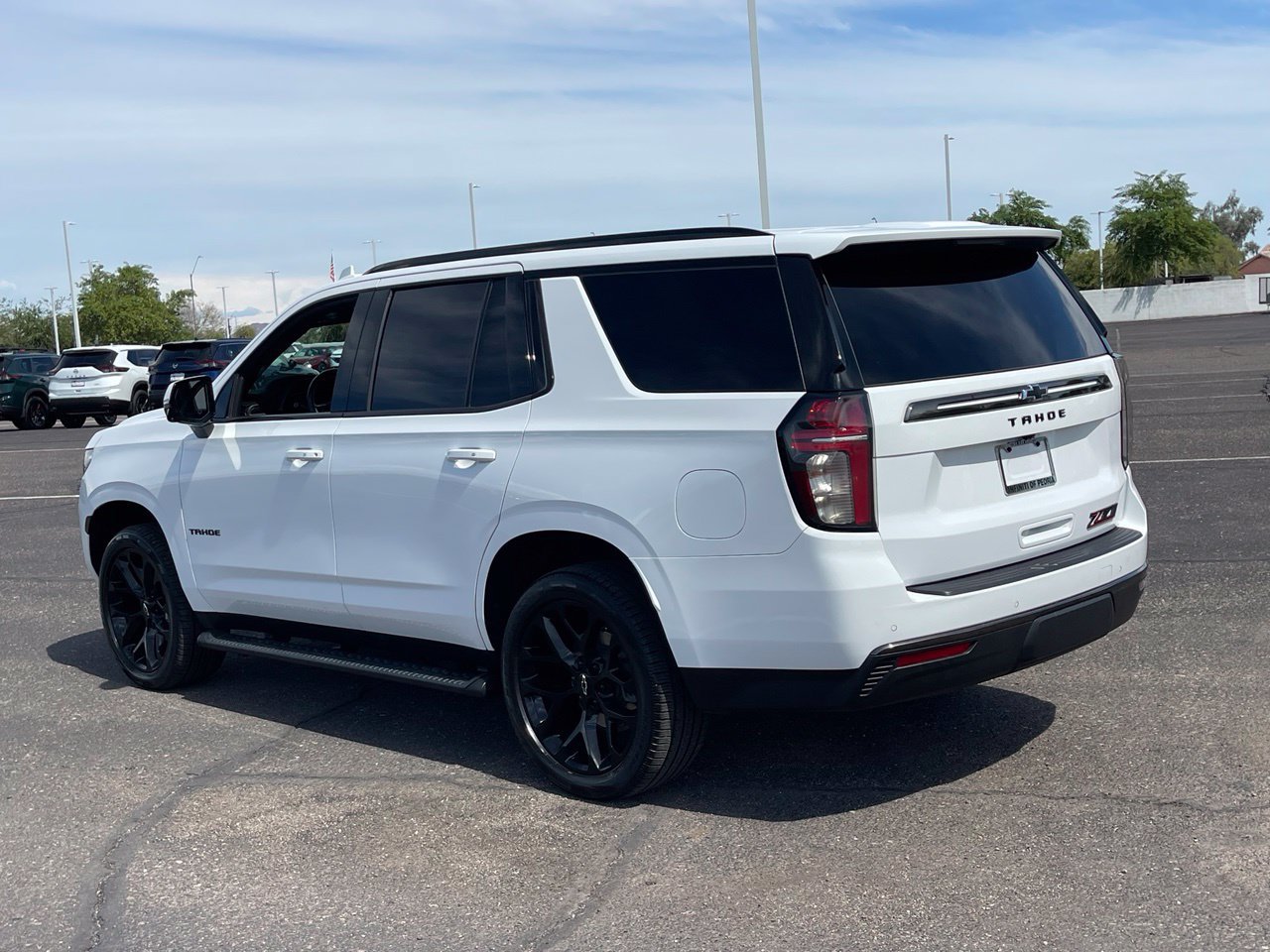 Used 2022 Chevrolet Tahoe Z71 w/ Luxury Package AWD/4WD image 4