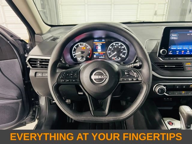 Used 2025 Nissan Altima 2.5 S FWD image 5
