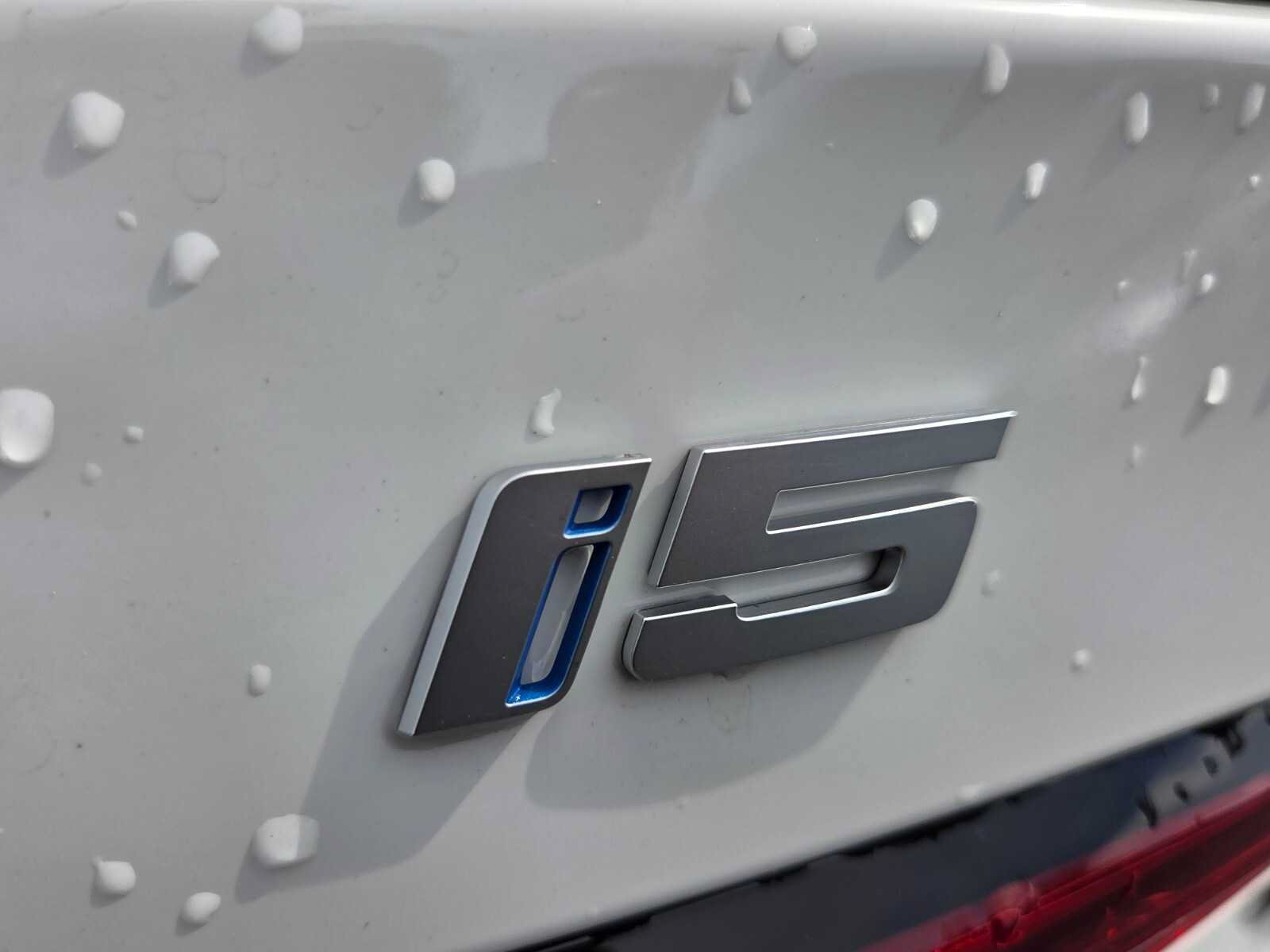 New 2026 BMW i5 M60 w/ Executive Package AWD/4WD image 17