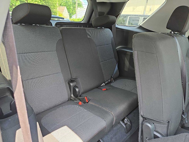 Used 2021 Chevrolet Traverse LS image 17