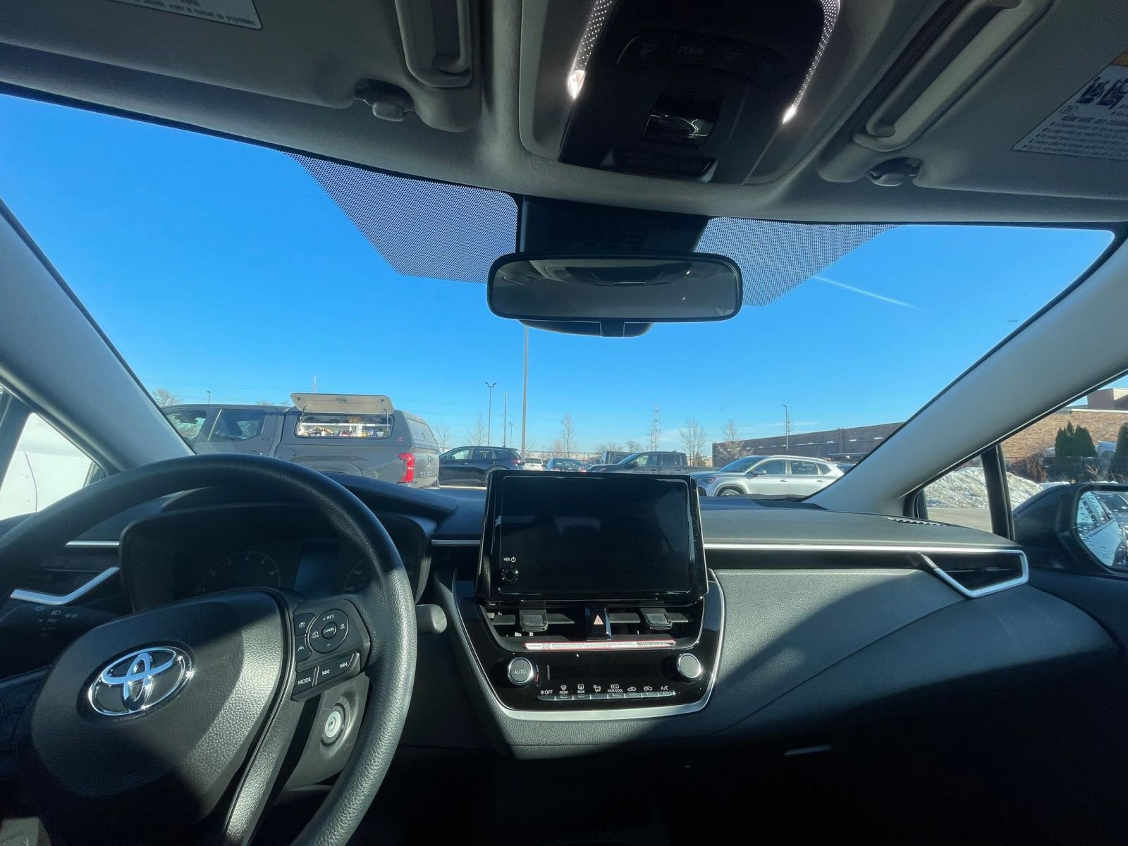 Used 2025 Toyota Corolla LE image 33