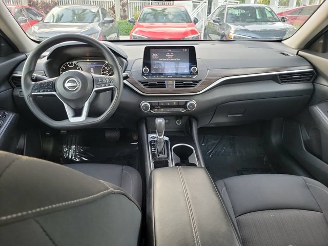 Used 2024 Nissan Altima 2.5 SV FWD image 9