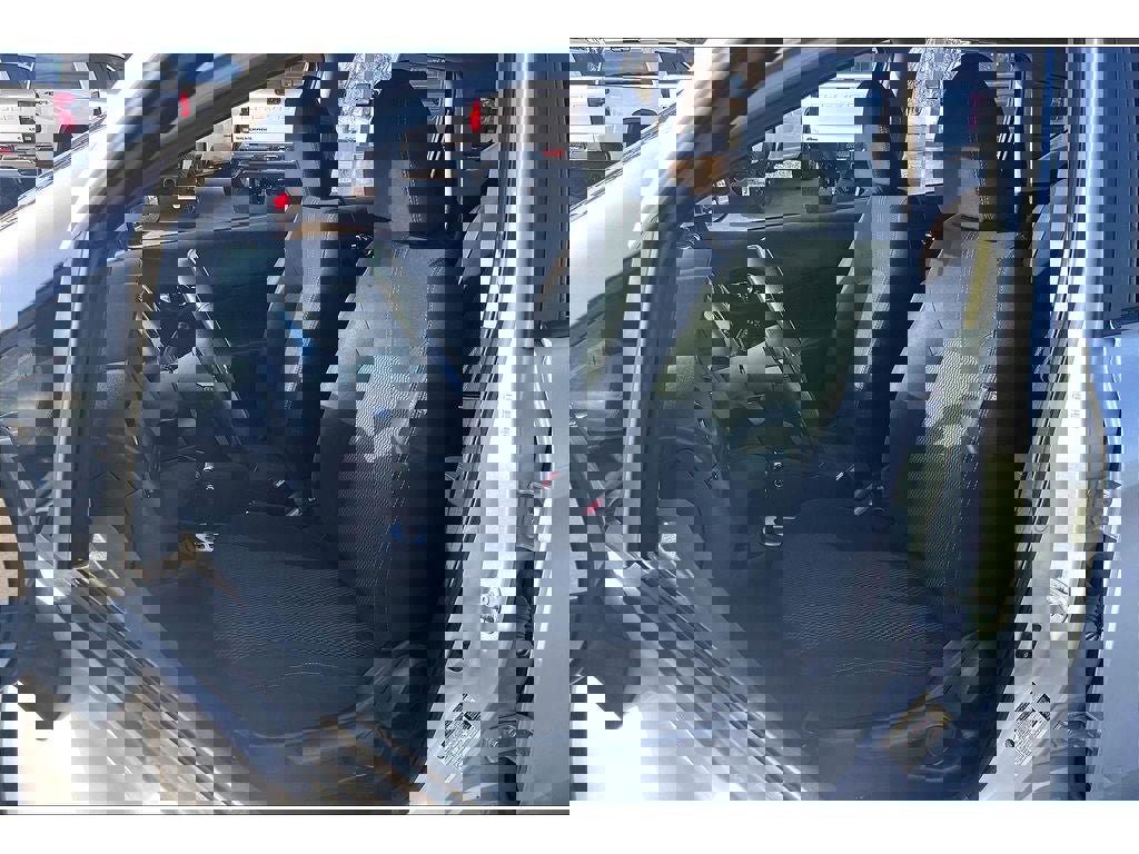 Used 2015 Nissan Versa Note SV FWD image 27