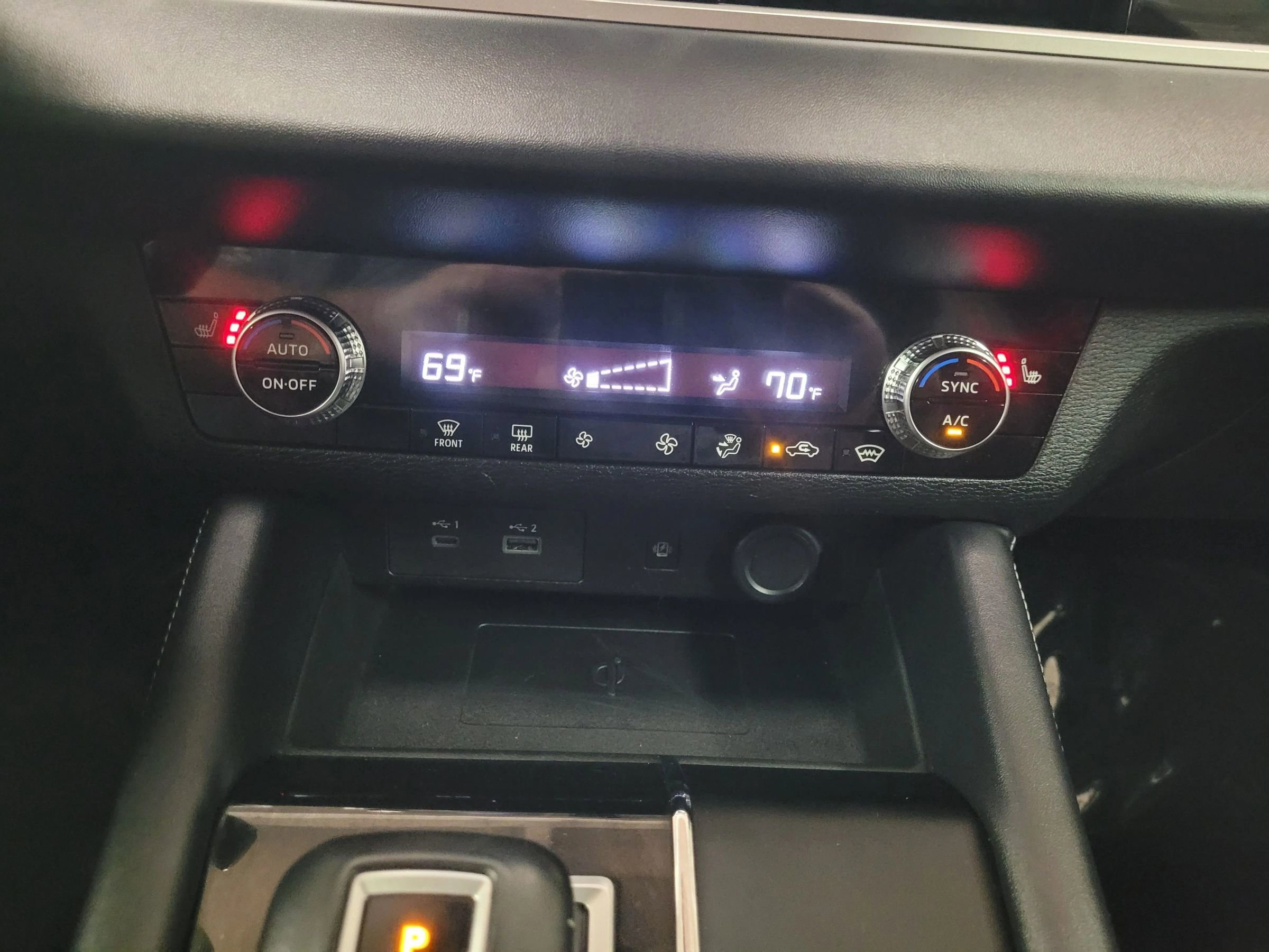 Used 2024 Mitsubishi Outlander SE Black Edition image 25