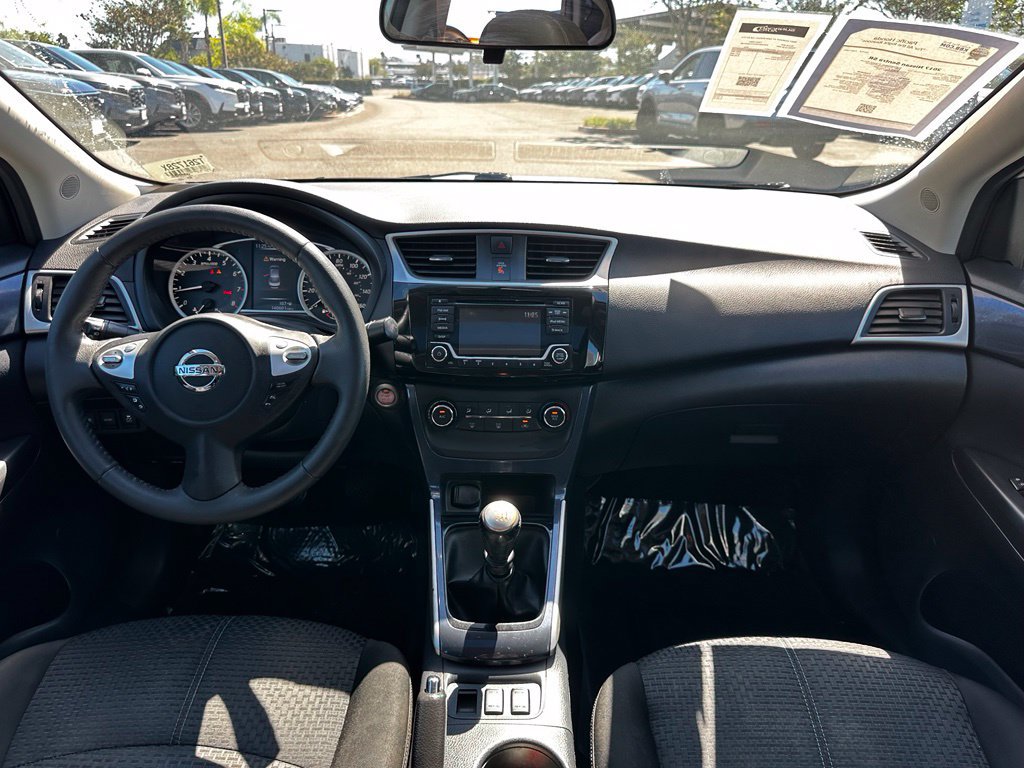 Used 2017 Nissan Sentra SR Turbo w/ SR Midnight Edition FWD image 17