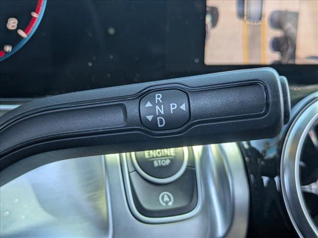Used 2023 Mercedes-Benz GLB 250 4MATIC image 11