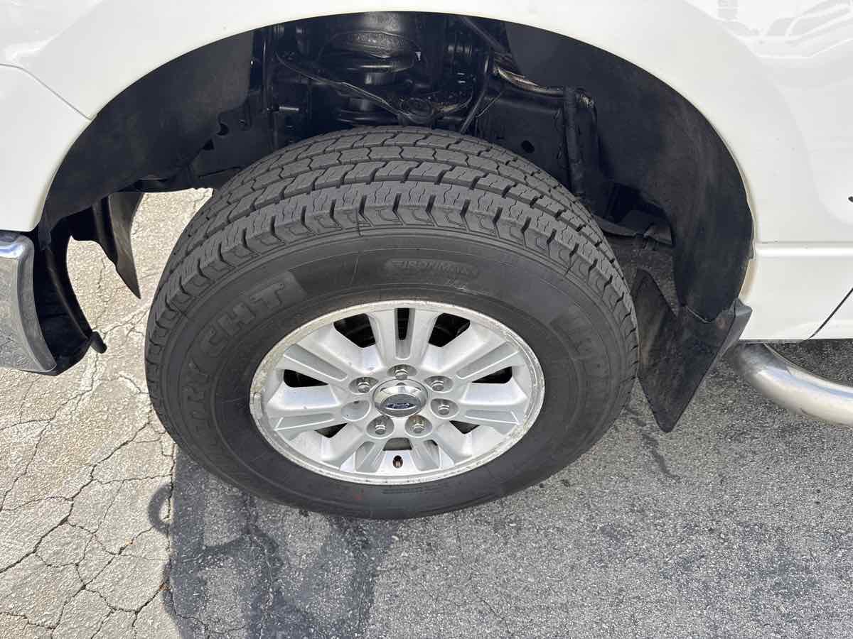 Used 2013 Ford F150 XLT w/ Mid Equipment Group AWD/4WD image 13