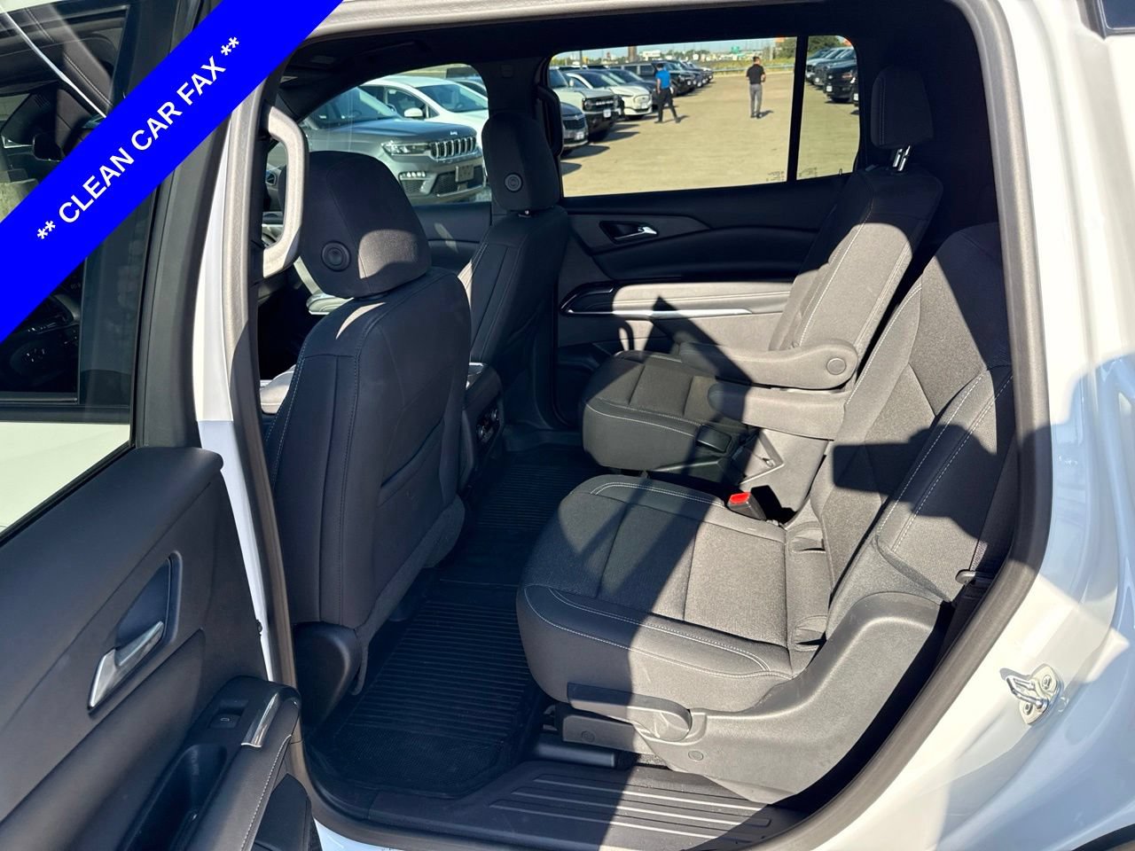 Used 2025 Chevrolet Traverse LT w/ Midnight/Sport Edition FWD image 6