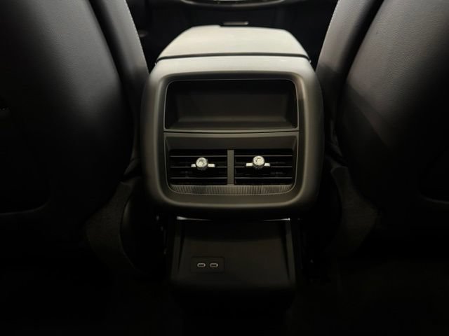New 2026 Cadillac Lyriq Luxury AWD/4WD image 11