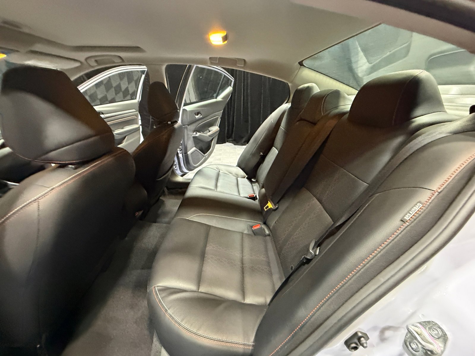 Used 2023 Nissan Altima 2.5 SR w/ SR Premium Package image 17